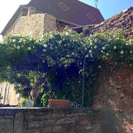 Le Vieux Chateau Bed and Breakfast Leynes Εξωτερικό φωτογραφία