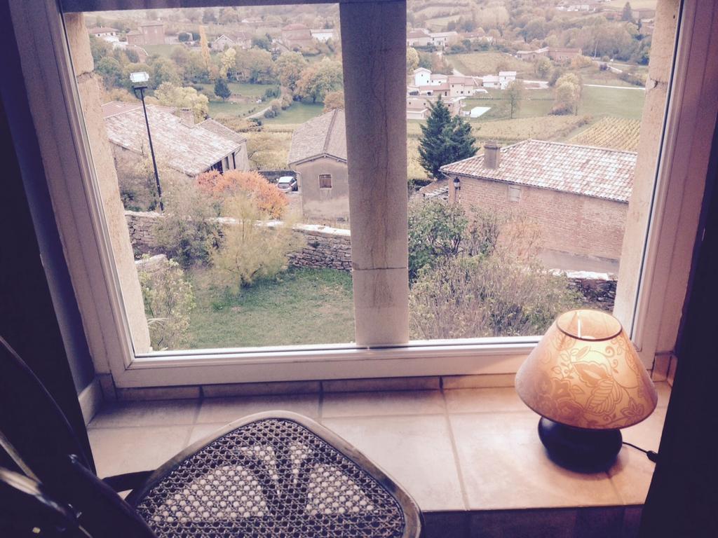 Le Vieux Chateau Bed and Breakfast Leynes Δωμάτιο φωτογραφία