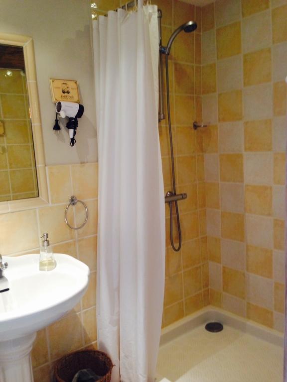 Le Vieux Chateau Bed and Breakfast Leynes Εξωτερικό φωτογραφία