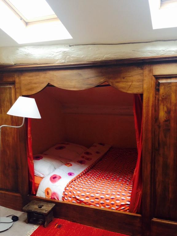 Le Vieux Chateau Bed and Breakfast Leynes Εξωτερικό φωτογραφία
